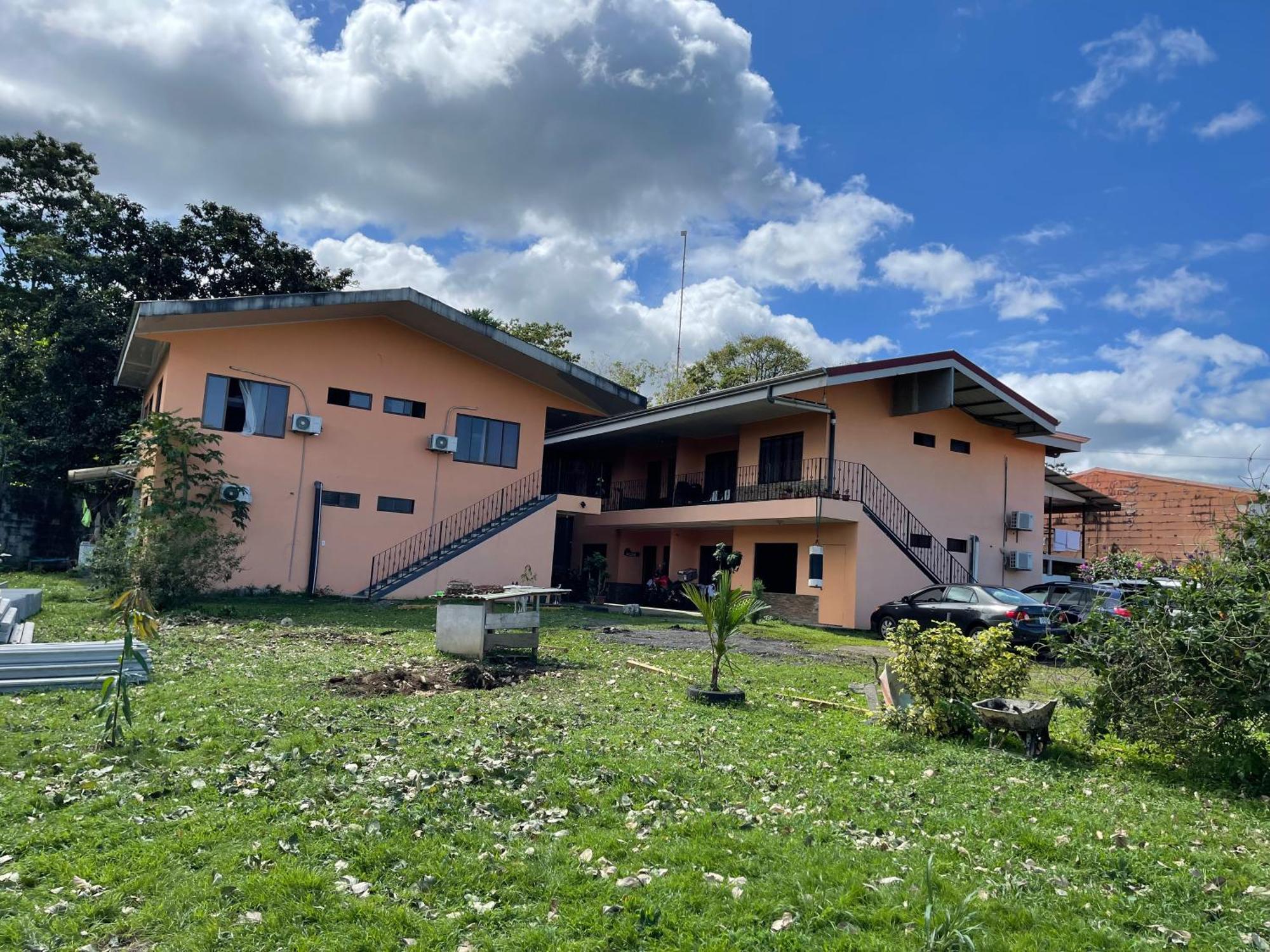 Sky Hostel La Fortuna Exteriör bild